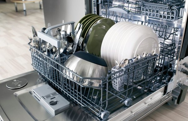 Ополаскиватель для посудомоечных машин: виды и принцип работы
